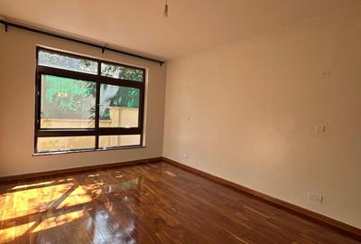 5 Bed Townhouse with En Suite in Lavington - 4