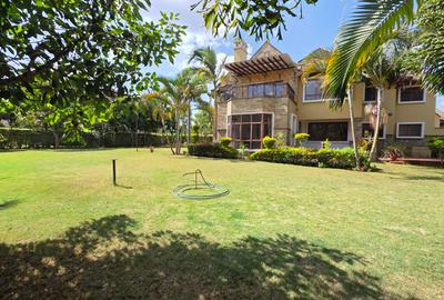 5 Bed Townhouse with En Suite at Old Runda - 4