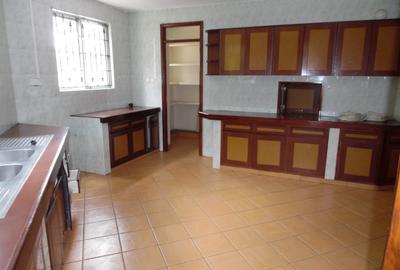 3 Bed Apartment with En Suite at Kileleshwa