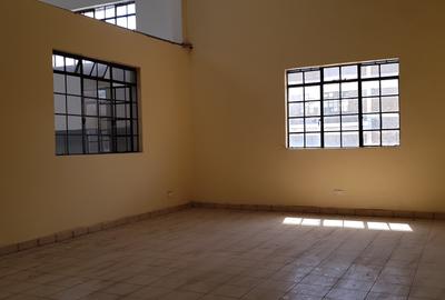 9,000 ft² Warehouse with Service Charge Included at Bypass - 4