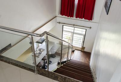 3 Bed Apartment with En Suite in Lavington - 4