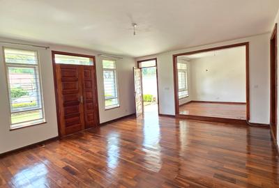 5 Bed Townhouse with En Suite at Lavington Green - 4