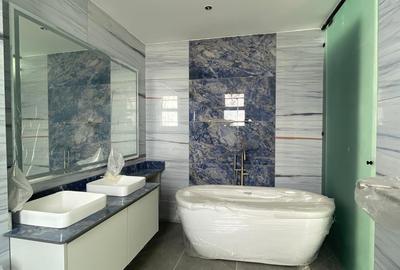 Serviced 3 Bed Apartment with En Suite in Nyali Area - 2