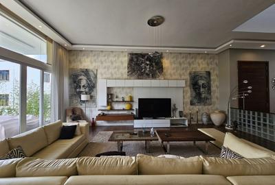 4 Bed Townhouse with En Suite in Westlands Area - 2