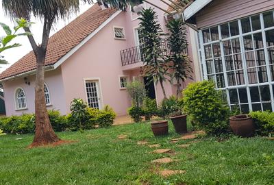 5 Bed Townhouse with En Suite at Gichugu Road - 3