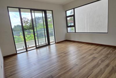 6 Bed Townhouse with En Suite at Lavington Green - 4