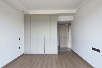 2 Bed Apartment with En Suite in Riverside - 2