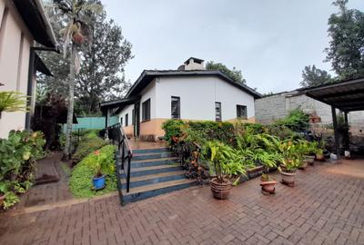 2 Bed House with En Suite in Nyari