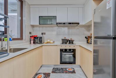 Serviced 2 Bed Apartment with En Suite in Riverside - 2