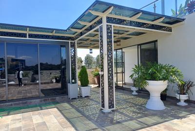4 Bed Apartment with En Suite in Rosslyn