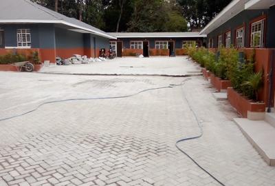 1 Bed House with En Suite at Hatheru Road - 2