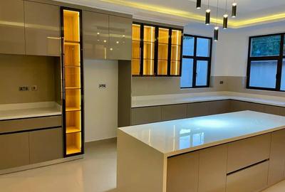 5 Bed Villa with En Suite in Karen - 4