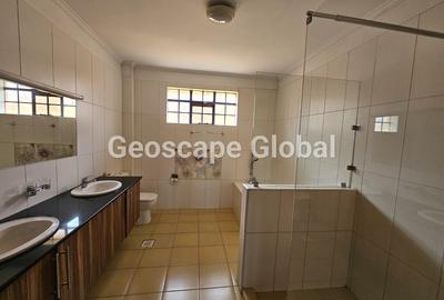 4 Bed Villa with En Suite in Kitisuru - 2