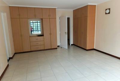 2 Bed House with En Suite at Lavington - 4