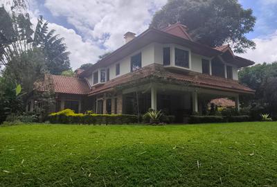 5 Bed Townhouse with Swimming Pool in Rosslyn - 2