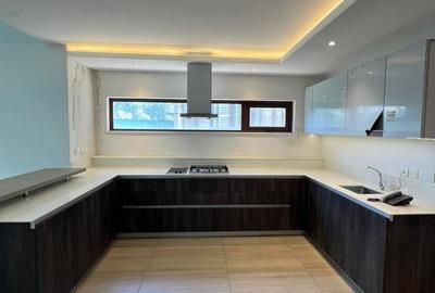 4 Bed Townhouse with En Suite in Lavington - 3