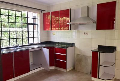 4 Bed House with En Suite in Kiambu Road