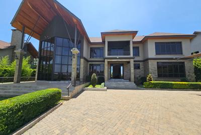5 Bed House with En Suite in Runda