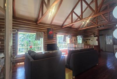 2 Bed House with En Suite in Ridgeways - 4