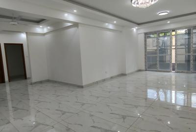 Serviced 2 Bed Apartment with En Suite at Links Road - 4