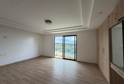 4 Bed Apartment with Borehole in Parklands