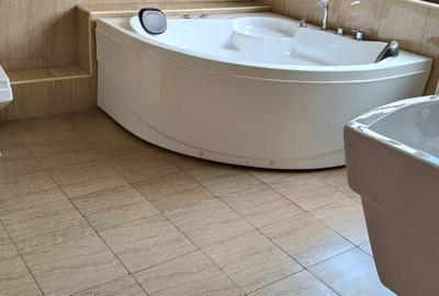 4 Bed Villa with En Suite at Parklands - 4