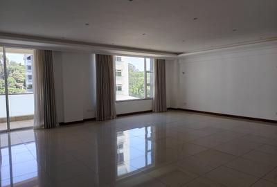 4 Bed Apartment with En Suite in General Mathenge