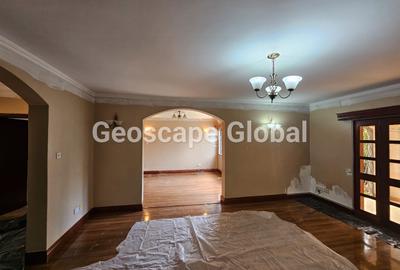 4 Bed Apartment with En Suite in Kitisuru