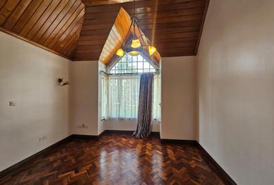 5 Bed House with En Suite in Runda - 4