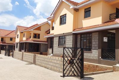 4 Bed Townhouse with En Suite at Rimpa - 2