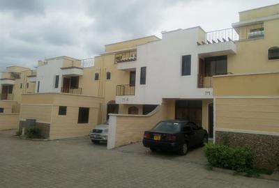 4 Bed Townhouse with En Suite at Mombasa Road