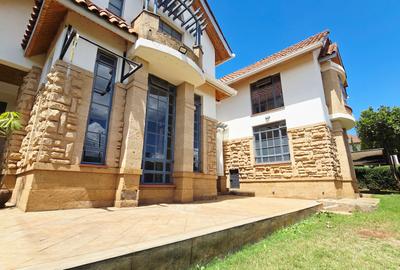 4 Bed House with En Suite in Runda - 2
