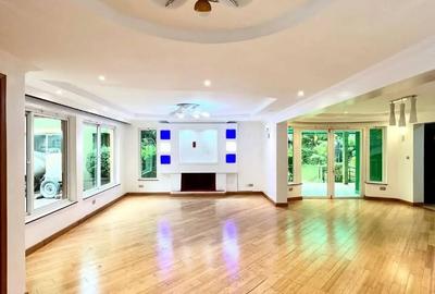 4 Bed Townhouse with En Suite at Riverside Drive - 2
