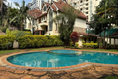 5 Bed Townhouse with En Suite at Lavington