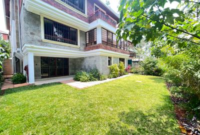 5 Bed Townhouse with En Suite in Spring Valley