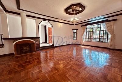 5 Bed House with En Suite in Runda - 2