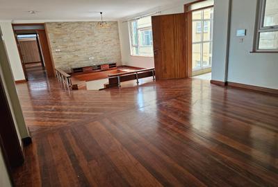 Serviced 3 Bed Apartment with En Suite in Parklands - 2