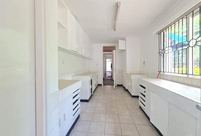 4 Bed House with En Suite in Loresho
