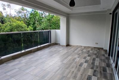 3 Bed Apartment with En Suite at Riverside Gardens