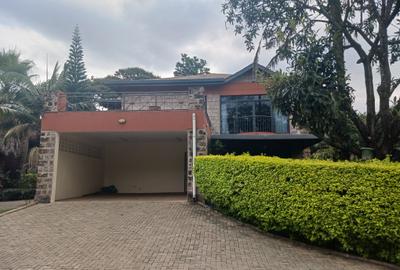 5 Bed House with En Suite at Lavington Shopping Centre