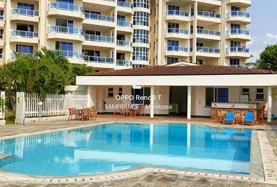 Serviced 4 Bed Apartment with En Suite at Greenwood Drive - 2