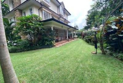 5 Bed Townhouse with En Suite at Lavington Green