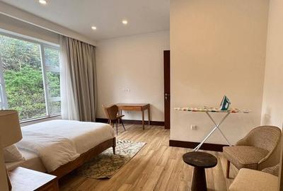 Furnished 2 Bed Apartment with En Suite at City Park Drive - 4