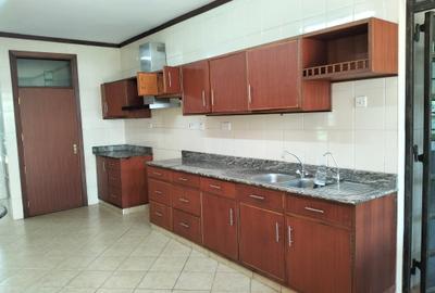 4 Bed Townhouse with En Suite in Muthaiga - 3