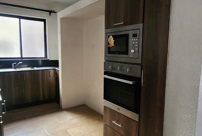 3 Bed Apartment with En Suite at Vihiga Road - 4