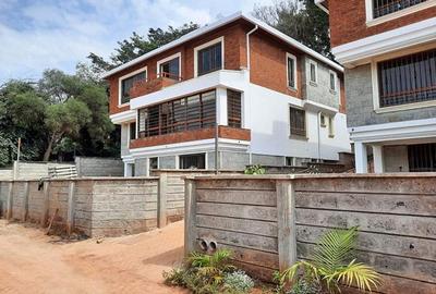 4 Bed House with En Suite in Spring Valley