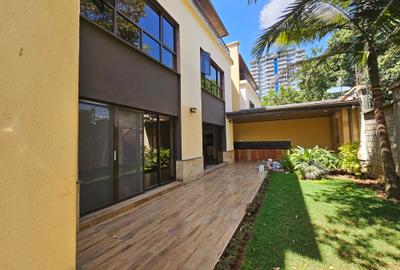 4 Bed Villa with En Suite at Kaputei Road - 2
