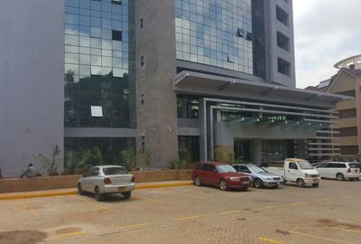 2,900 ft² Office with Service Charge Included at George Padmore - 3