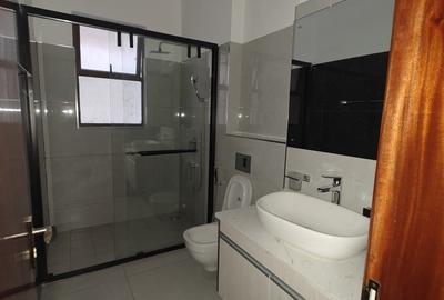 5 Bed Apartment with En Suite in General Mathenge - 4