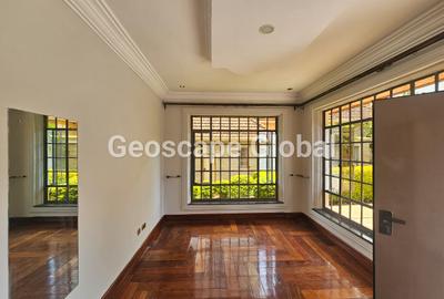 3 Bed House with En Suite in Runda - 2